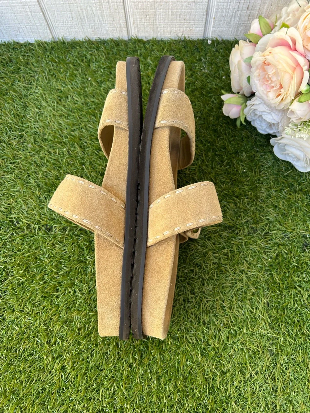 Tory Burch ROMY SPORT SLIDE $275 women size 9.5 gently used Color: Butterscotch